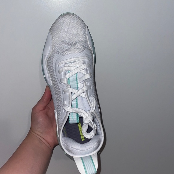 Reebok Zig Kinetica, 9 W - Picture 2 of 4
